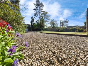 Photo 16- click for photo gallery